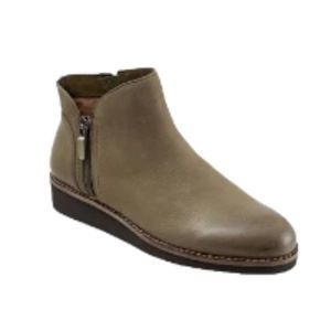 SoftWalk Wesley Ankle Boot Olive 9M NWT